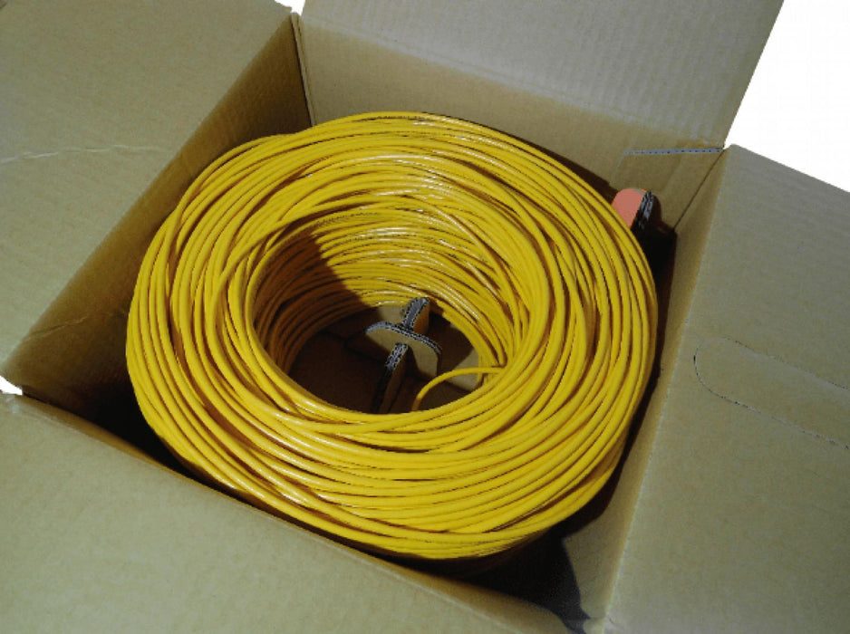 Cable de red Cat5E amarillo de cobre multifilar Clickbox