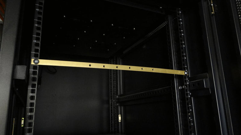 Barra Cobre 19" Bañado en Rack PDU M6 Clickbox