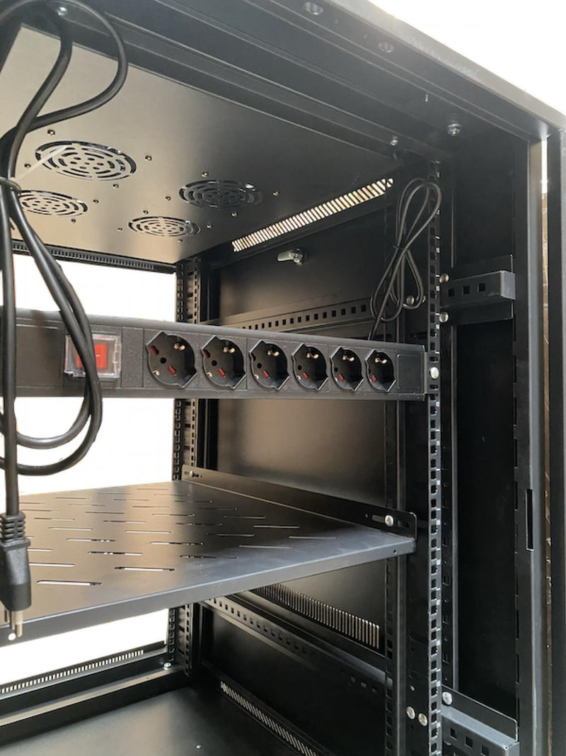 LINKMADE 18U Rack Piso con PDU y Ventilación Clickbox